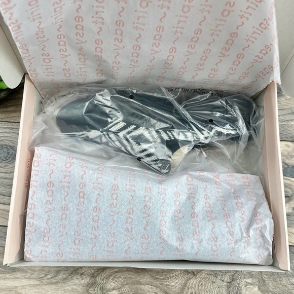 NIB Easy Spirit Traveltime 9M Black Classic Clog Slip On Sweater Knit - Picture 10 of 12